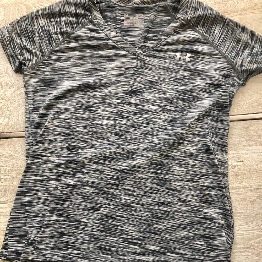 Under Armour Size M Shirt